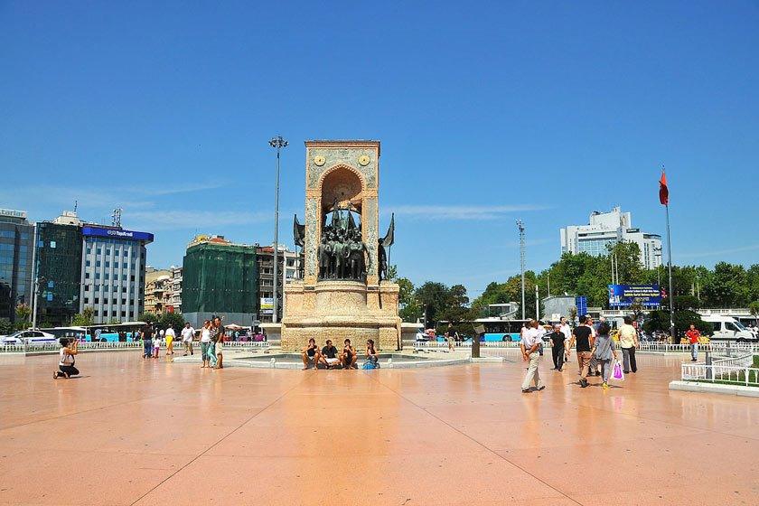 میدان تکسیم استانبول